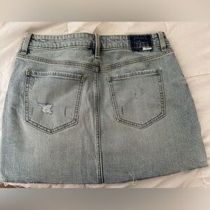 Denim Mini Skirt
NEW WITH TAGS NEVER BEEN WORN 
Size medium